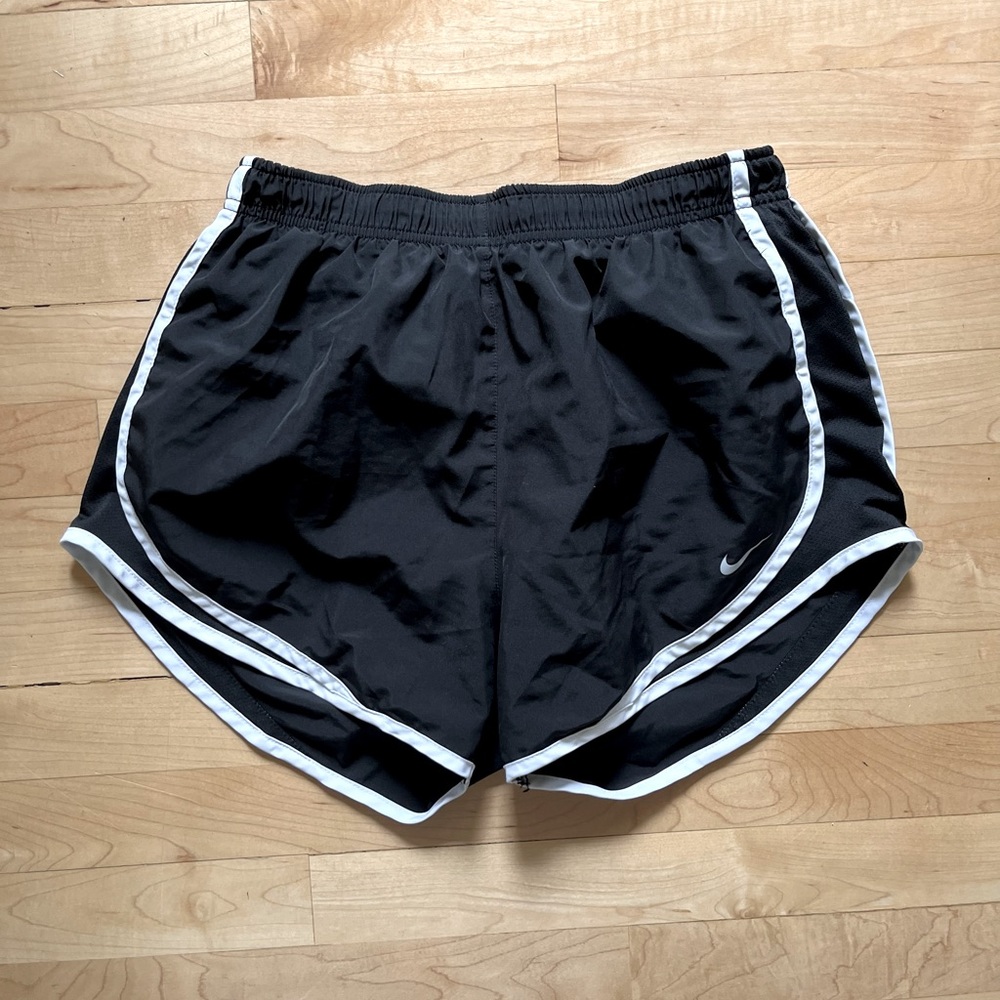 Nike Women's Tempo Running Shorts. Medium